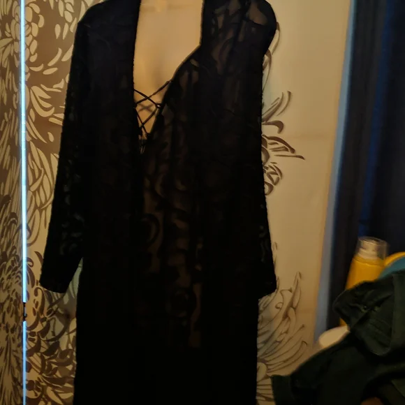 Intimates - Picture 3 of 6